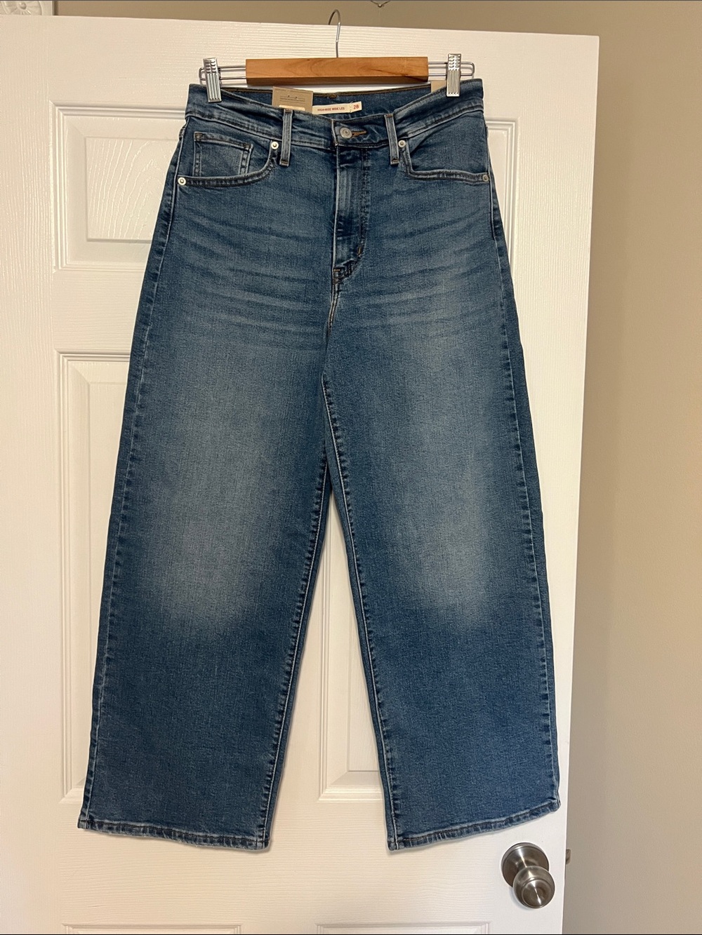 Levi's Cropped Wide-Leg Jeans